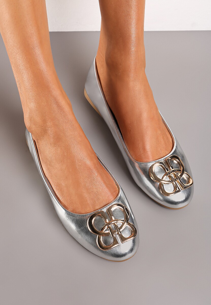 Srebrne Balerinki Klasyczne Wsuwane ze Złotą Ozdobą z Metalu Tarins