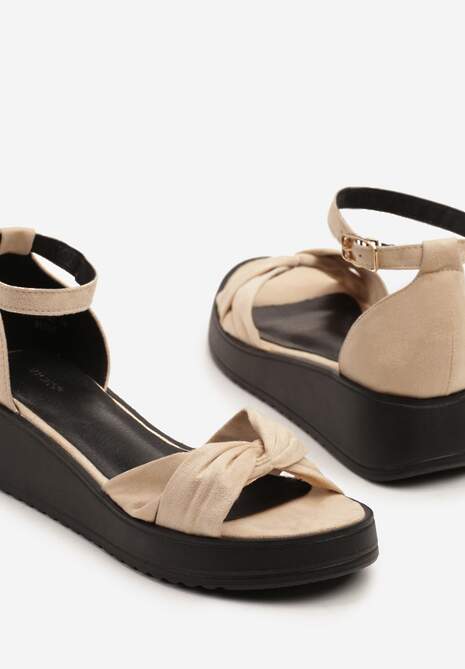 Beżowe Sandały Vices z Ozdobną Cholewką i Paskiem z Klamerką Rearosa
