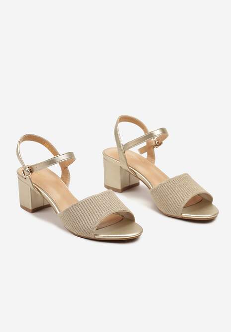 Złote Sandały na Słupkowym Obcasie z Tłoczeniem na Pasku Natissa