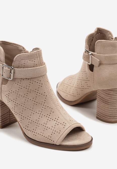 Beżowe Ażurowe Sandały w Stylu Botków na Słupku z Ozdobną Klamrą Turaria