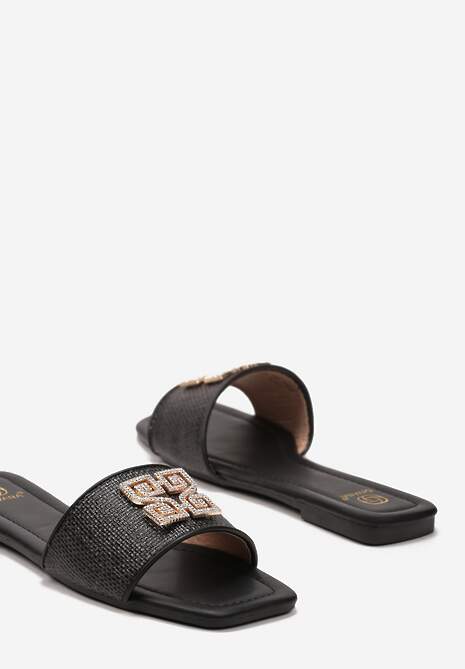 Czarne Klapki z Płaską Podeszwą i Geometryczną Biżuteryjną Klamrą Naruma