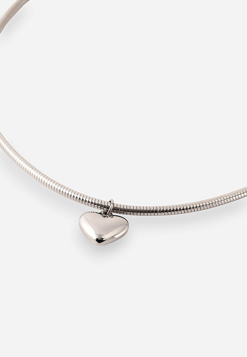 Srebrny Naszyjnik Ozdobiony Sercem Malverra