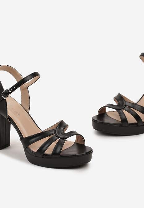Czarne Sandały na Słupku ze Sprzączką i Wycięciami Quali