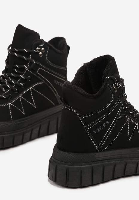 Czarne Botki Trapery Vices na Platformie z Tłoczeniem Ozdobione Przeszyciami Amirrise