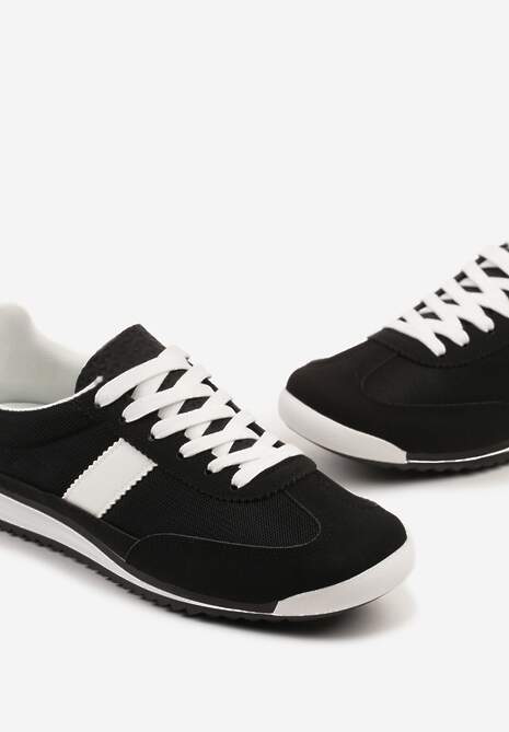 Czarne Sneakersy Ozdobione Paskiem Cleova