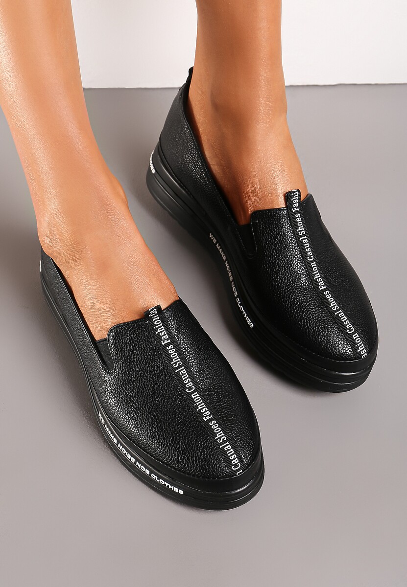 Czarne Półbuty na Niskiej Platformie z Napisem Rualla