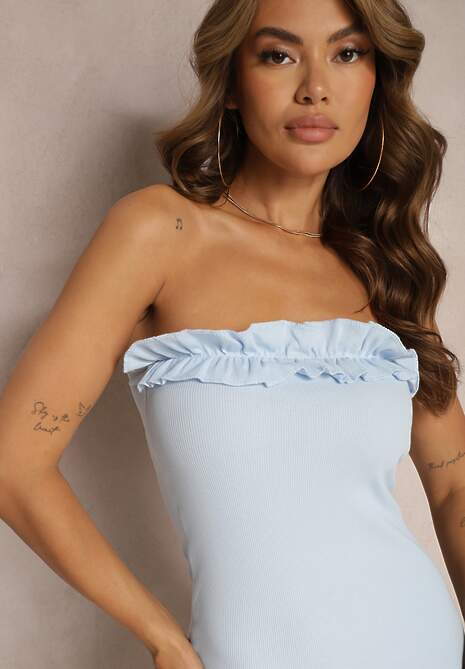 Niebieska Prążkowana Sukienka Bandeau bez Ramiączek z Dekoltem Ozdobionym Falbanką Vikotta