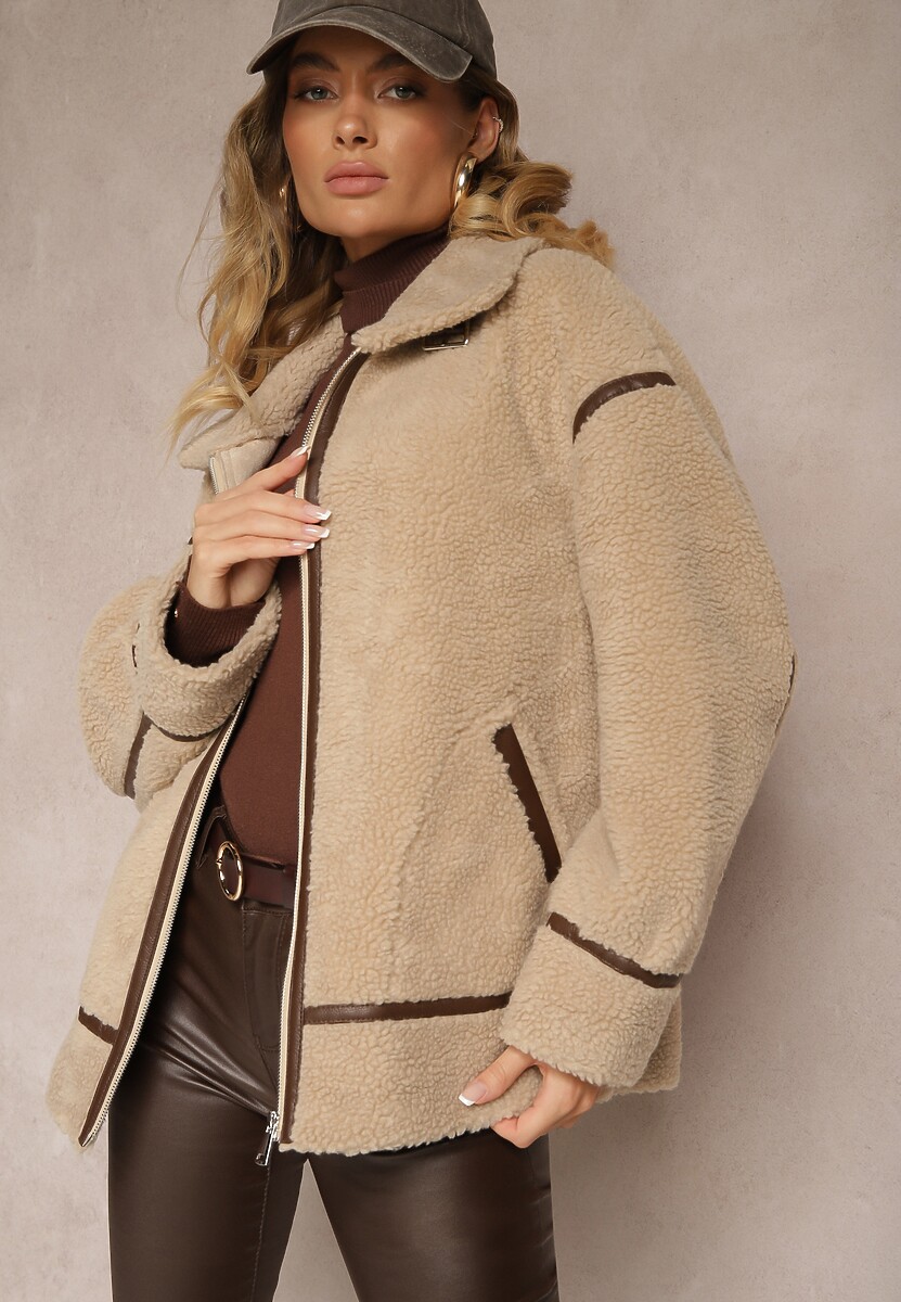 Beżowa Futerkowa Kurtka o Kroju Oversize z Wysokim Kołnierzem z Paskiem z Klamerką Toriara