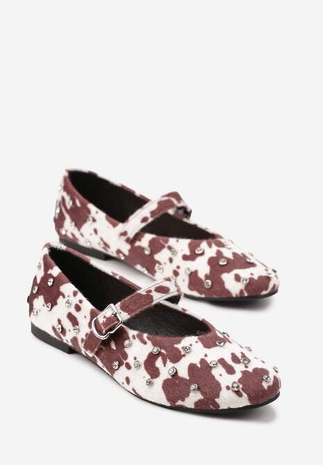 Brązowo-Białe Balerinki Vices w Krowie Łaty w Stylu Mary Jane z Ćwiekami i Skórzaną Wkładką Riladora