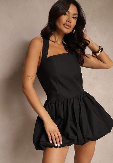 Czarna Bawełniana Sukienka Bombka z Ramiączkami Wokół Karku i Kwadratowym Dekoltem Talinor