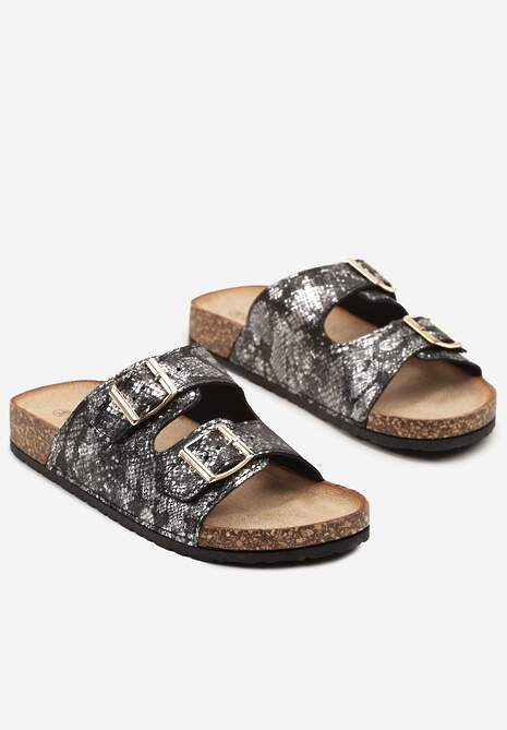 Czarne Wężowe Klapki na Podeszwie z Imitacji Korka Zdobione Sprzączkami Virlevia