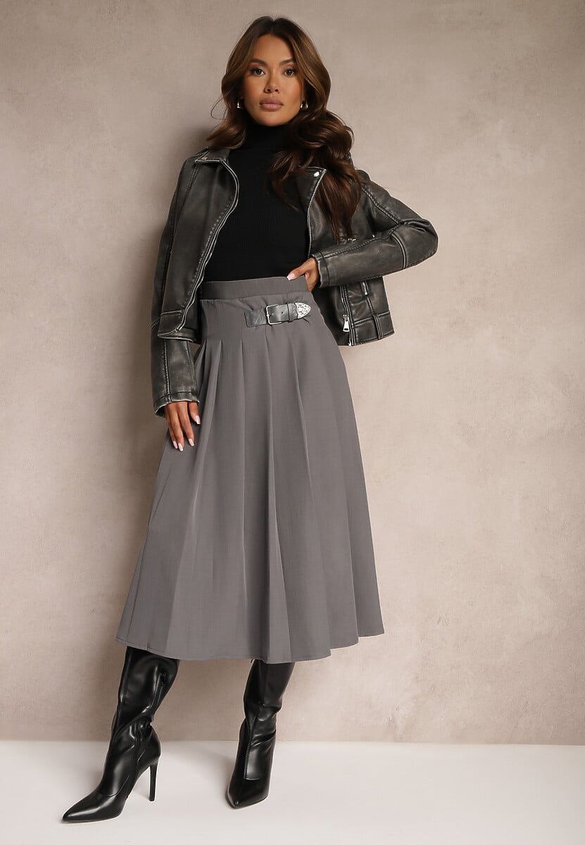 Czarna Plisowana Spódnica o Rozkloszowanym Kroju w Stylu Preppy z Paskiem Setina