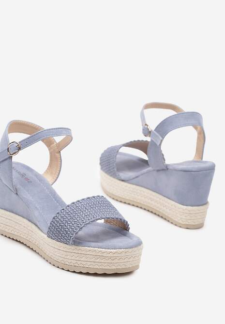 Niebieskie Sandały na Koturnie Wykończonym Plecionką z Rafii i Zapięciem przy Kostce Kionara