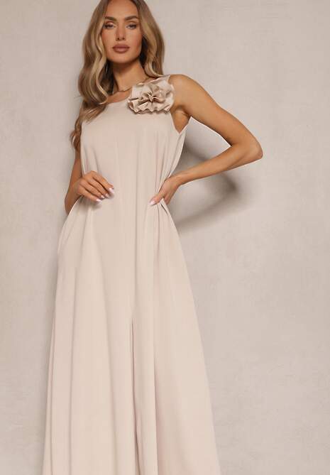 Beżowy Kombinezon z Wiskozą Ozdobiona Kwiatem Broszką 3D Solio