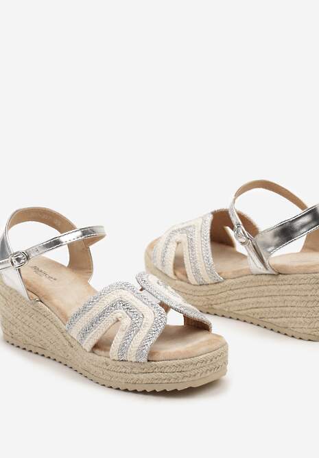 Srebrne Sandały na Koturnie Zdobione Metaliczną Nicią Zapinane Wokół Kostki Tulolia