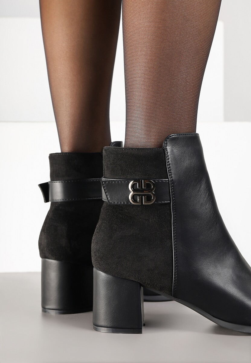 Czarne Botki na Słupku Ozdobione Metaliczną Aplikacją Nalluvia