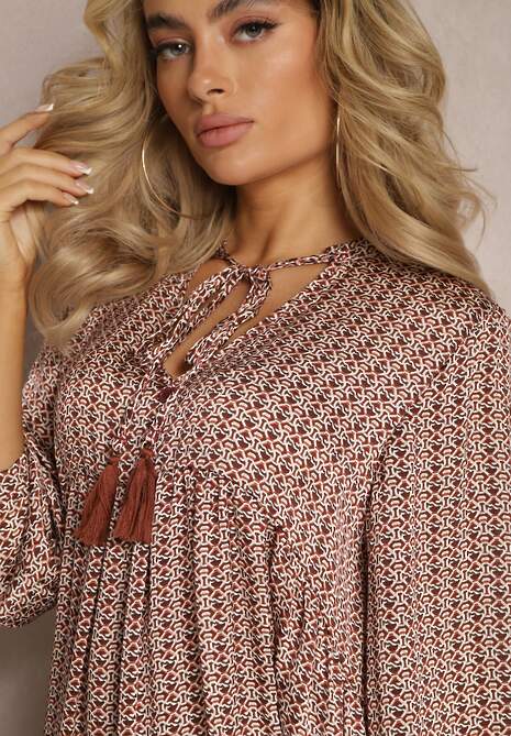 Czerwono-Beżowa Trapezowa Sukienka z Chwostami i Rozkloszowanym Dołem Bleva