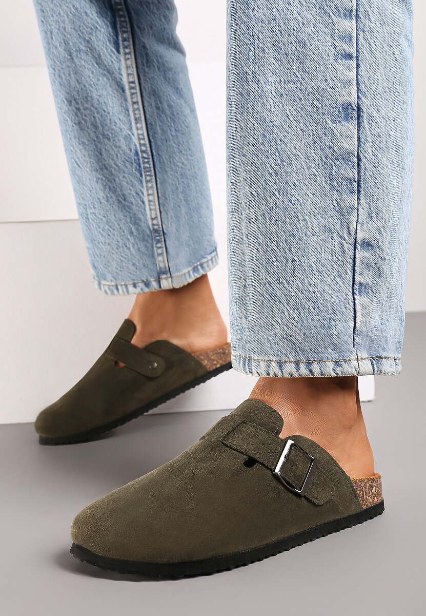 Ciemnozielone Klapki na Płaskiej Podeszwie z Korka z Klamerką i Okrągłym Noskiem Shamsa