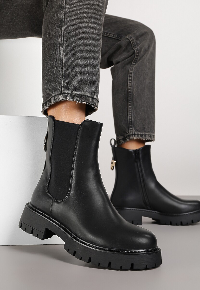 Czarne Botki Typu Sztyblety Zdobione Aplikacją Naladeia