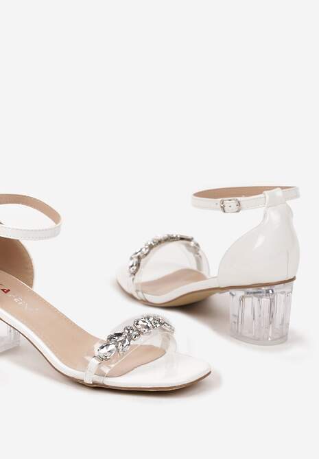 Białe Sandały na Przezroczystym Słupku z Cyrkoniami Marielis
