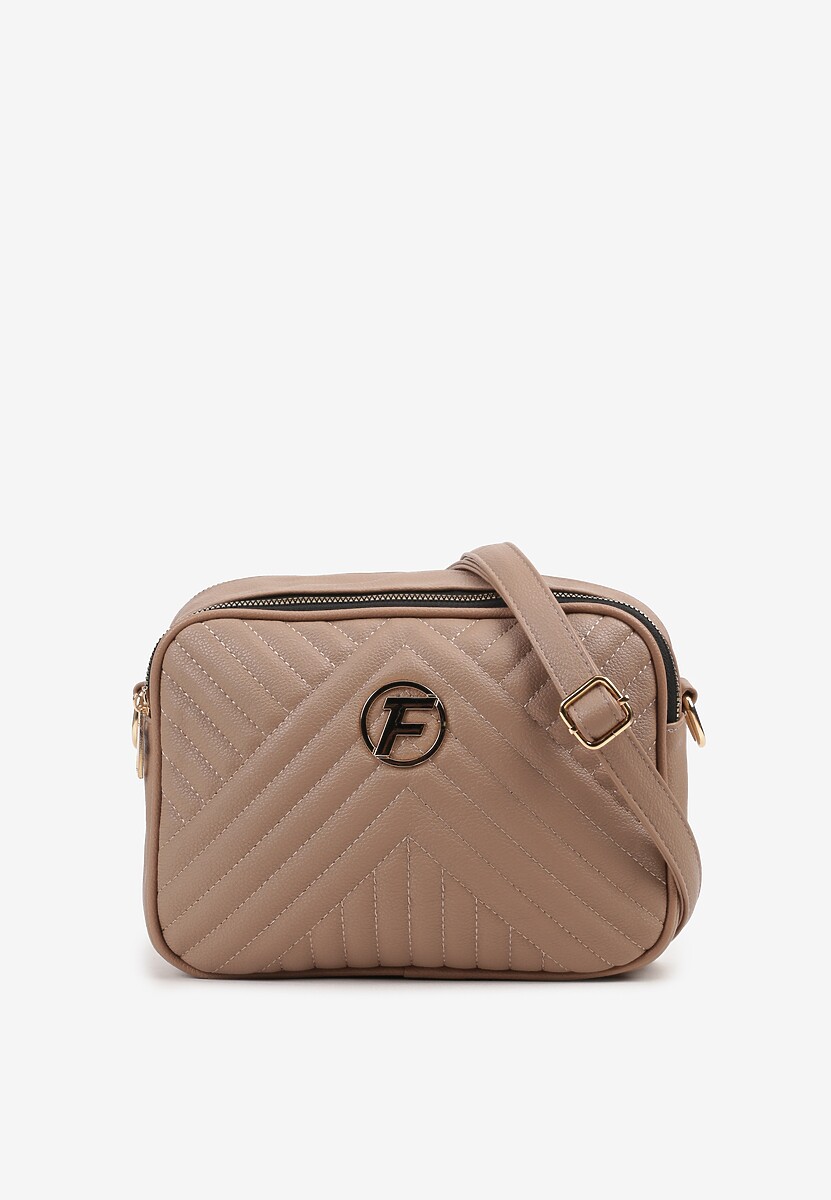 Czarna Pikowana Torebka Typu Listonoszka z Ozdobną Metalową Aplikacją Virida