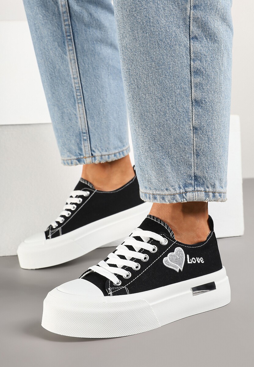 Czarne Trampki na Platformie z Ozdobnym Napisem i Sercem Laviere