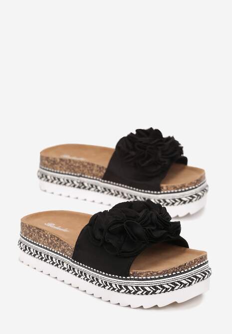 Czarne Klapki na Dekoracyjnej Platformie z Szerokim Paskiem Manilin