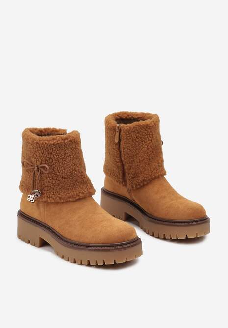 Brązowe Futerkowe Botki na Grubej Podeszwie z Cholewką Imitującą Nogawkę z Kokardką Neralima