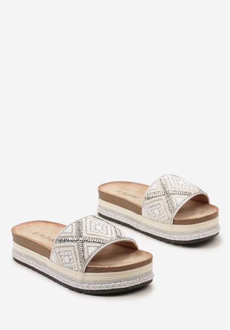 Srebrne Klapki na Platformie z Koralikami Perełkami i Cyrkoniami Ariska