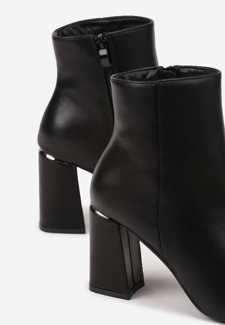 Czarne Botki na Słupku Vices Ozdobione Przeszyciem Illvine