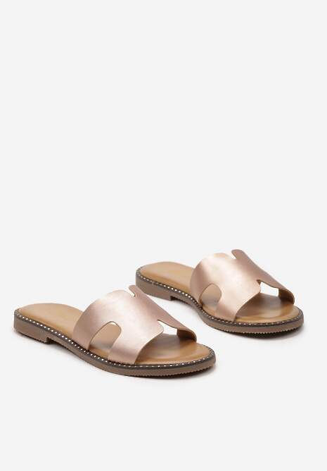 Szampańskie Klapki z Małymi Nitami na Podeszwie z Wycięciami na Pasku Isoldemes