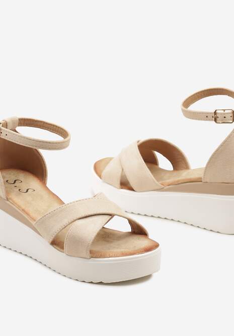 Beżowe Sandały Zapinane wokół Kostki na Platformie i Koturnie Effitza