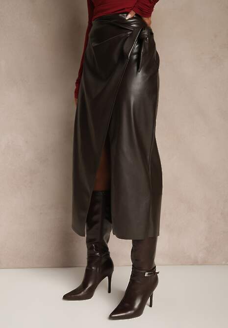 Brązowa Marszczona Spódnica z Imitacji Skóry o Kopertowym Kroju z Wiązaniem Seoselle