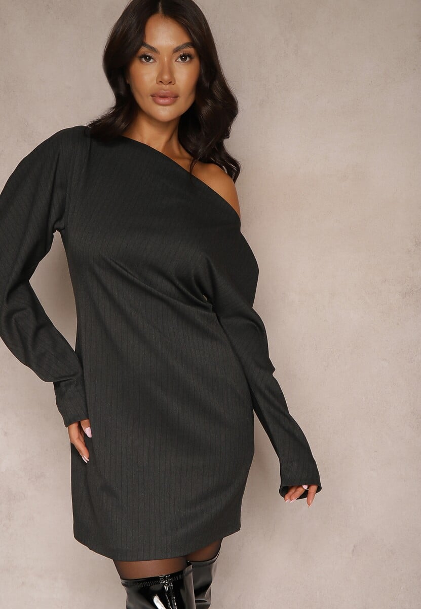 Ciemnoszara Marszczona Sukienka z Wiskozą z Asymetrycznym Dekoltem w Łódkę Sofirra