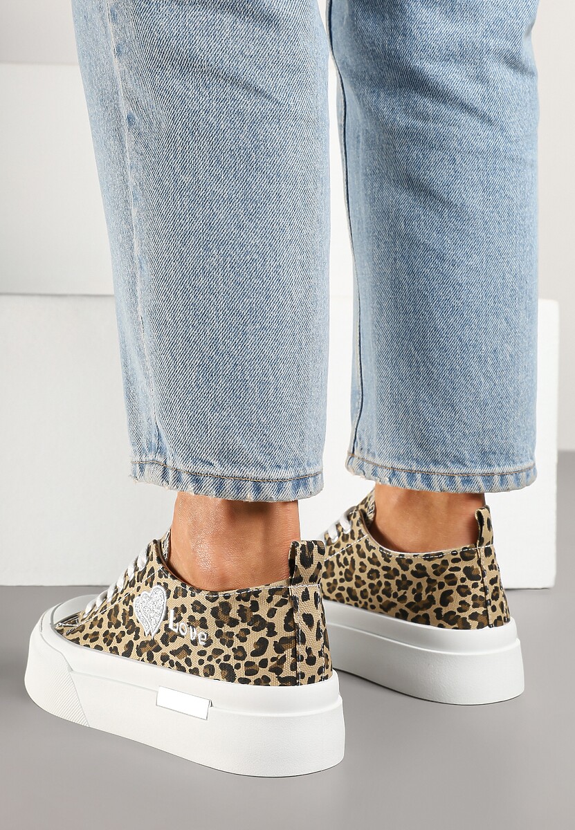 Panterkowe Trampki na Platformie z Ozdobnym Napisem i Sercem Laviere
