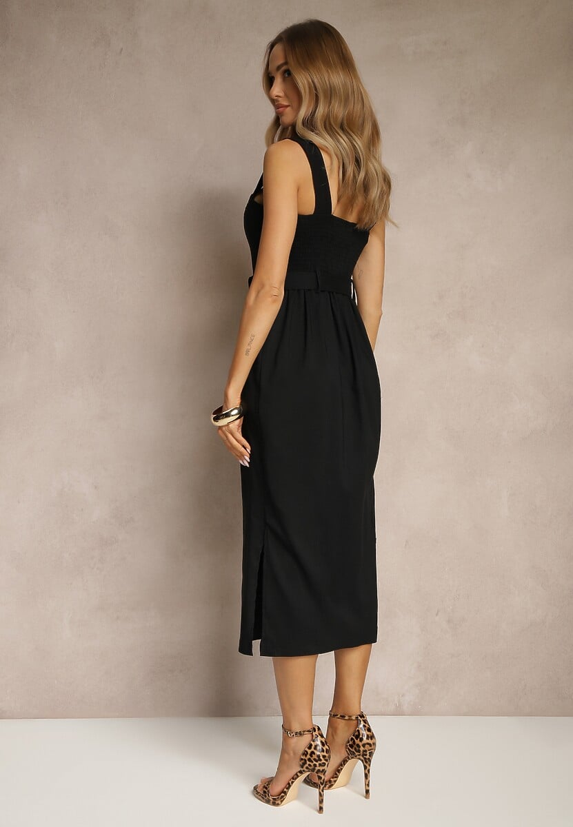 Czarna Sukienka z Wiskozą o Dopasowanym Kroju z Paskiem z Klamrą i Rozcięciami Mepona