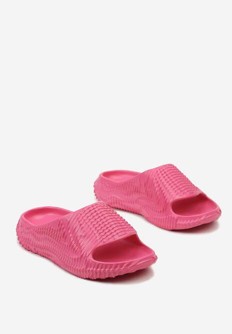 Fuksjowe Klapki z lekkiej Pianki Ozdobione Wypukłym Tłoczeniem Konsia