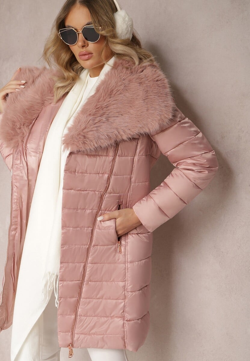 Czarna Długa Kurtka Ozdobiona Futerkiem na Kołnierzu i Pikowaniem Novenna