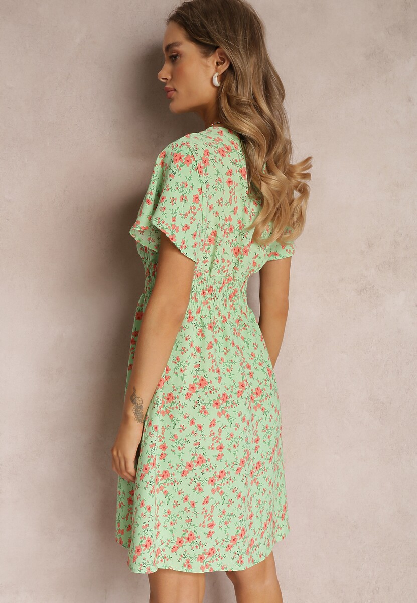 Jasnozielona Rozkloszowana Sukienka z Gumką w Pasie Heffah