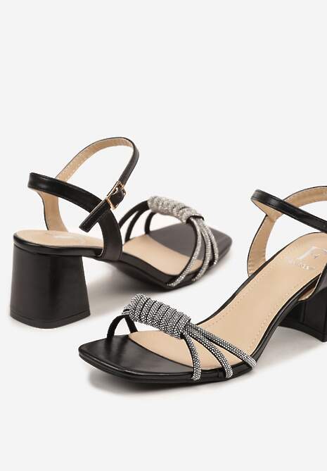 Czarne Sandały na Słupku Ozdobione Cyrkoniami Nilomessa