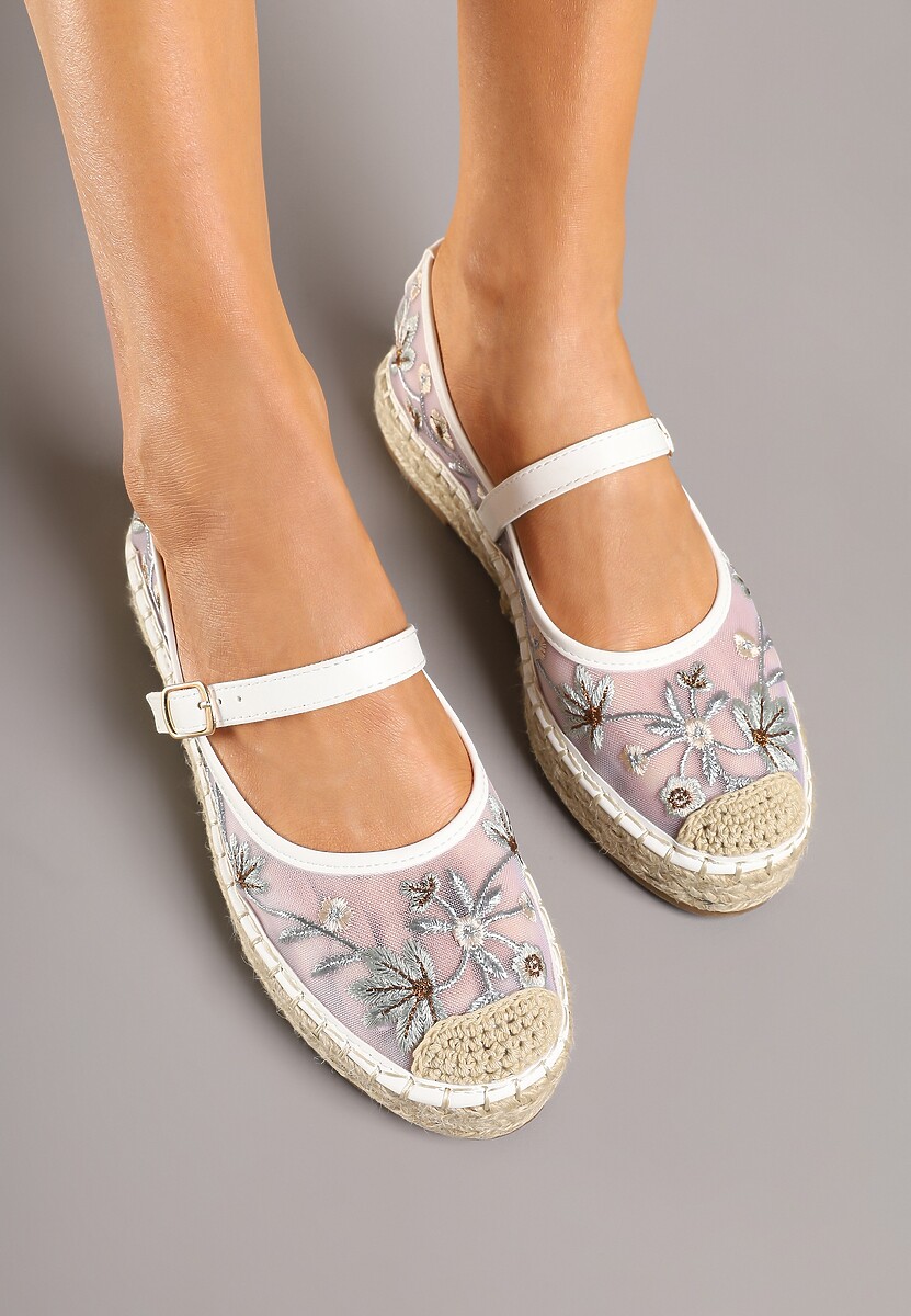 Białe Espadryle z Siateczki na Plecionej Podeszwie Zdobione Haftem Evelritia