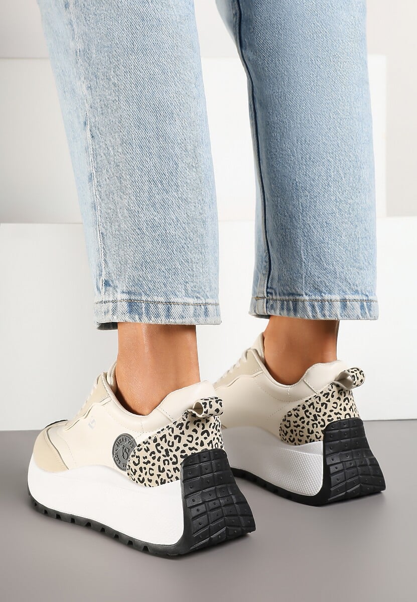 Beżowe Sneakersy Vices na Platformie Ozdobione Naszywką i Panterką Selothiel