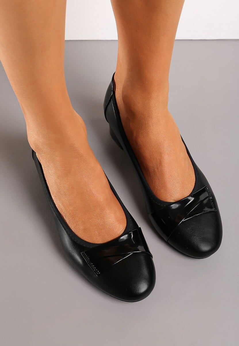 Czarne Wsuwane Czółenka z Ozdobną Wstawką na Nosku i Skórzaną Wkładką Flidais