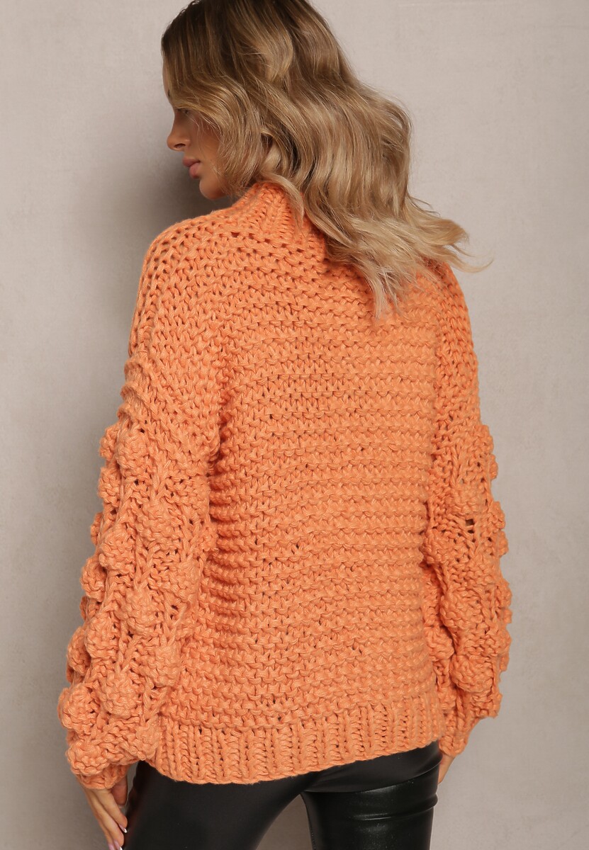 Pomarańczowy Klasyczny Golf z Ozdobnym Splotem na Rękawach Biska