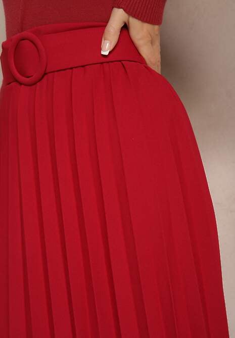 Czerwona Spódnica Plisowana z Ozdobnym Paskiem Sanitha