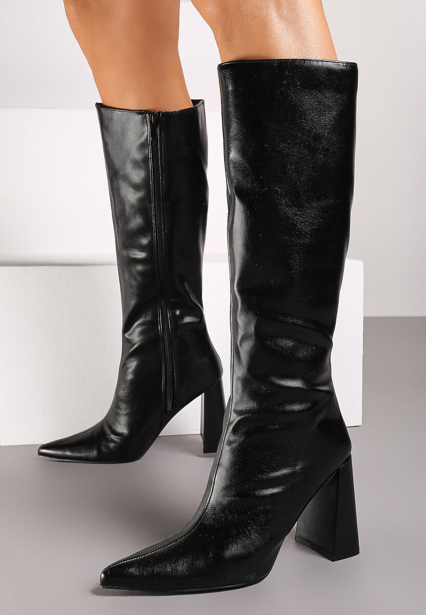 Czarne Kozaki na Słupku Ozdobione Szpiczastym Noskiem Lerelia