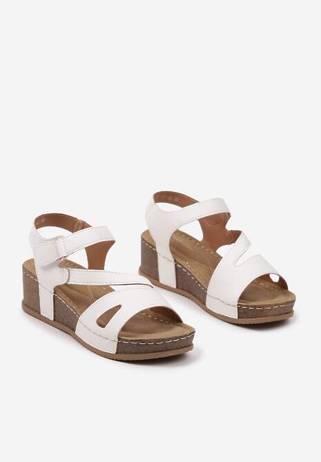 Białe Sandały z Ekoskóry Zapinane na Rzep na Koturnie Moaxines