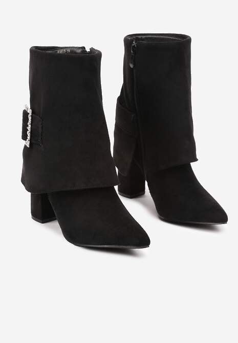 Czarne Botki na Słupku Ozdobione Klamrą z Cyrkoniami i Wywiniętą Cholewką Armenna