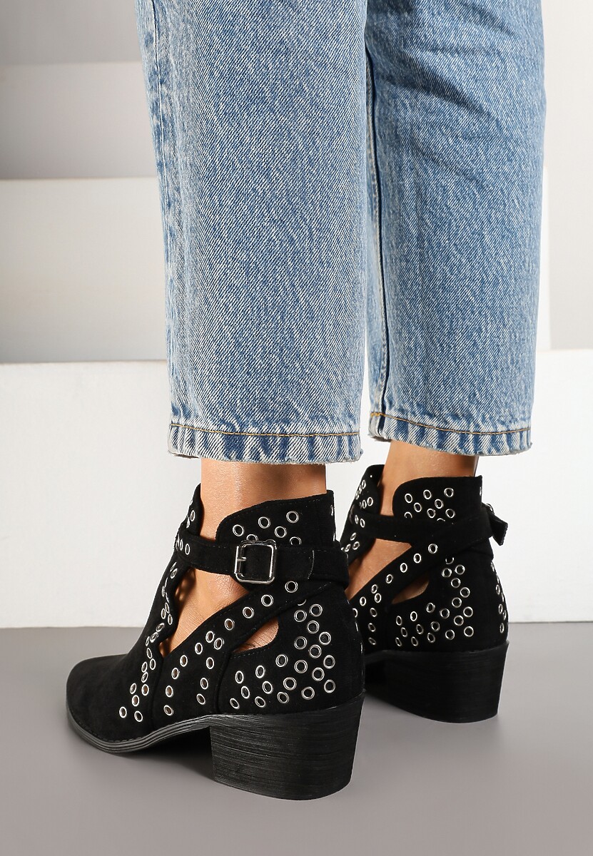 Czarne Botki Kowbojki na Słupku Ozdobione Nitami i Wycięciem Eleawena
