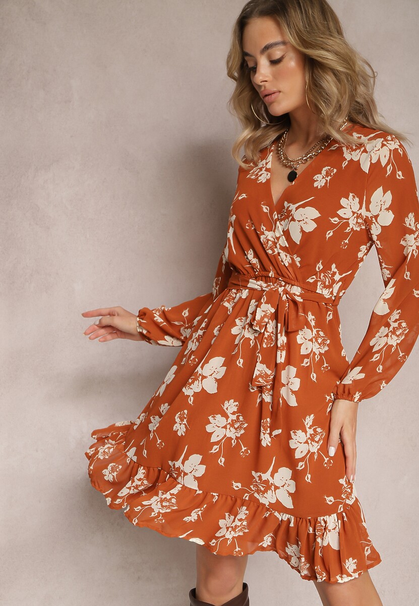 Biała Rozkloszowana Sukienka Mini w Kwiaty i Gumką w Pasie Elandri